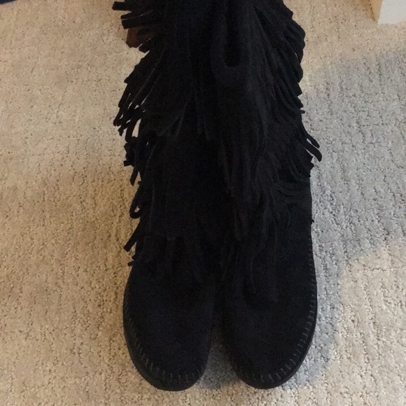 Minnetonka Fringe Boots - Picture 3 of 4